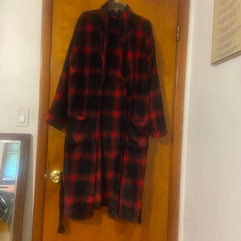 Men’s Black & Red Plaid Long Robe Jacket